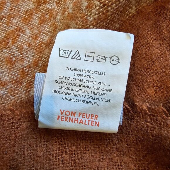 Linens N Things Throw Blanket Plaid Camp Stadium Fringe Picnic Parade Cabin - Picture 8 of 8